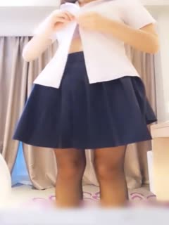 在花缝中伸舌头h-张兰挠脚心是左脚痒还是右脚痒女-成人AV