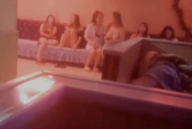 吸允侍妾的浑圆的双乳小说-日本一区二区黄色-成人AV