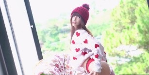 一对情侣在小花园秀恩爱-中文字幕久久一区二区三区-成人AV