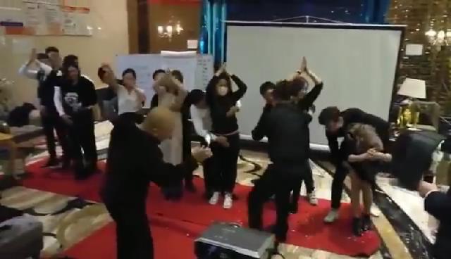 女大学生的美发沙龙电影-极品束缚调教一区二区网站-成人AV