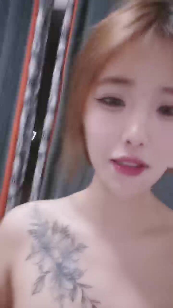 女女百合舌伸湿润腿间电影-爱斯慕app下载免费版-成人AV