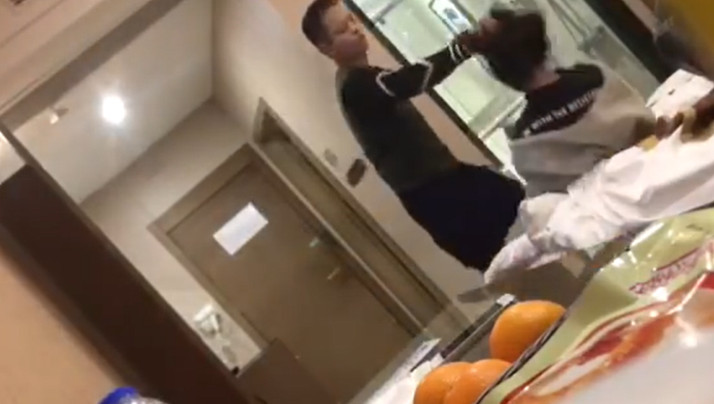 深情眼电视剧-一个朋友的妈妈1-成人AV